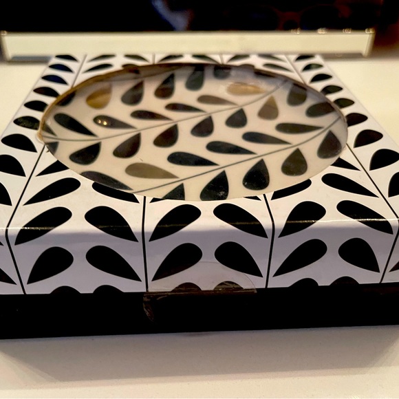 Macy’s Designer set of 4 dessert plates - Picture 2 of 4